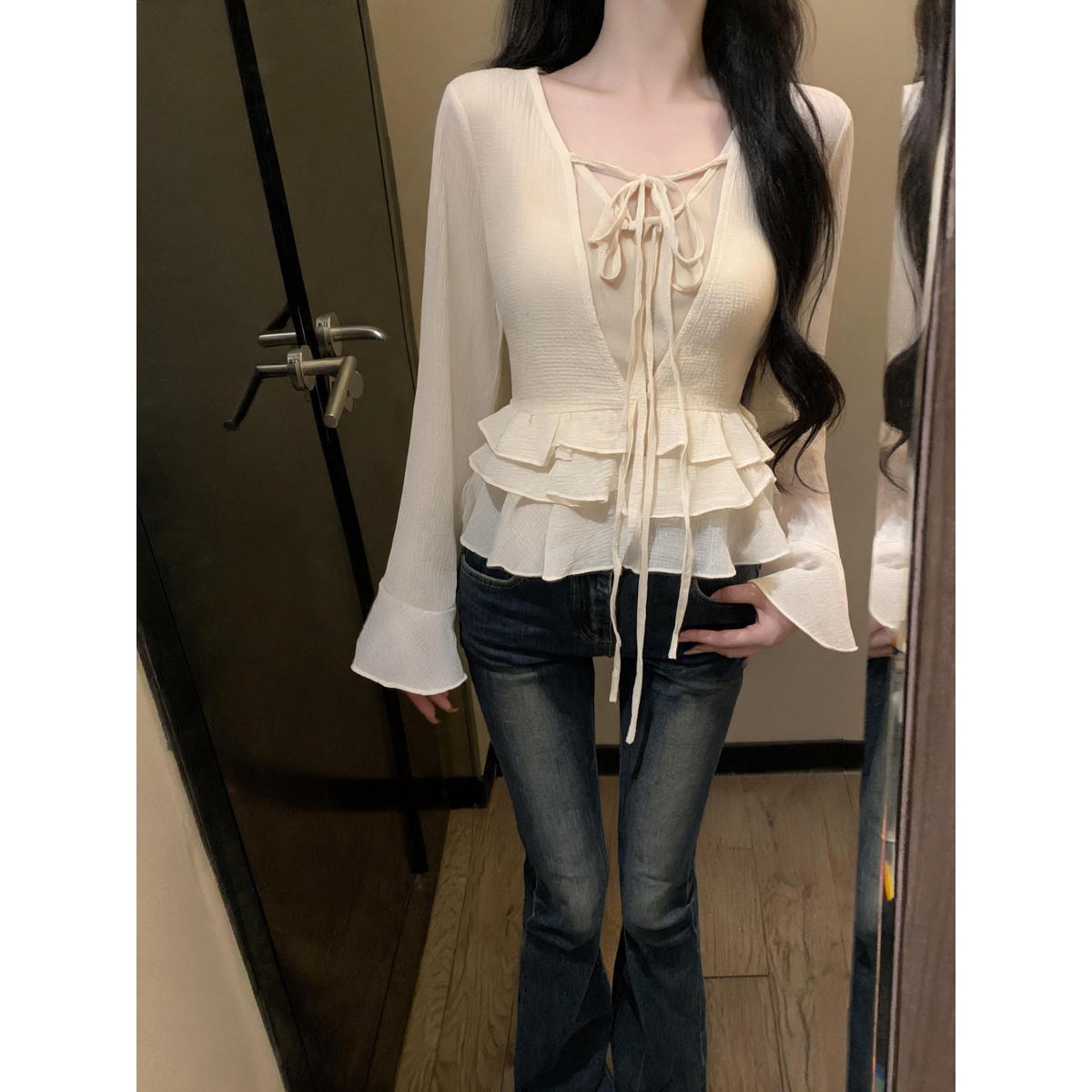 gentle-ruffle-v-neck-tie-flare-sleeve-chiffon-blouse-for-women_4 Gentle Ruffle V-Neck Tie Flare Sleeve Chiffon Blouse for Women