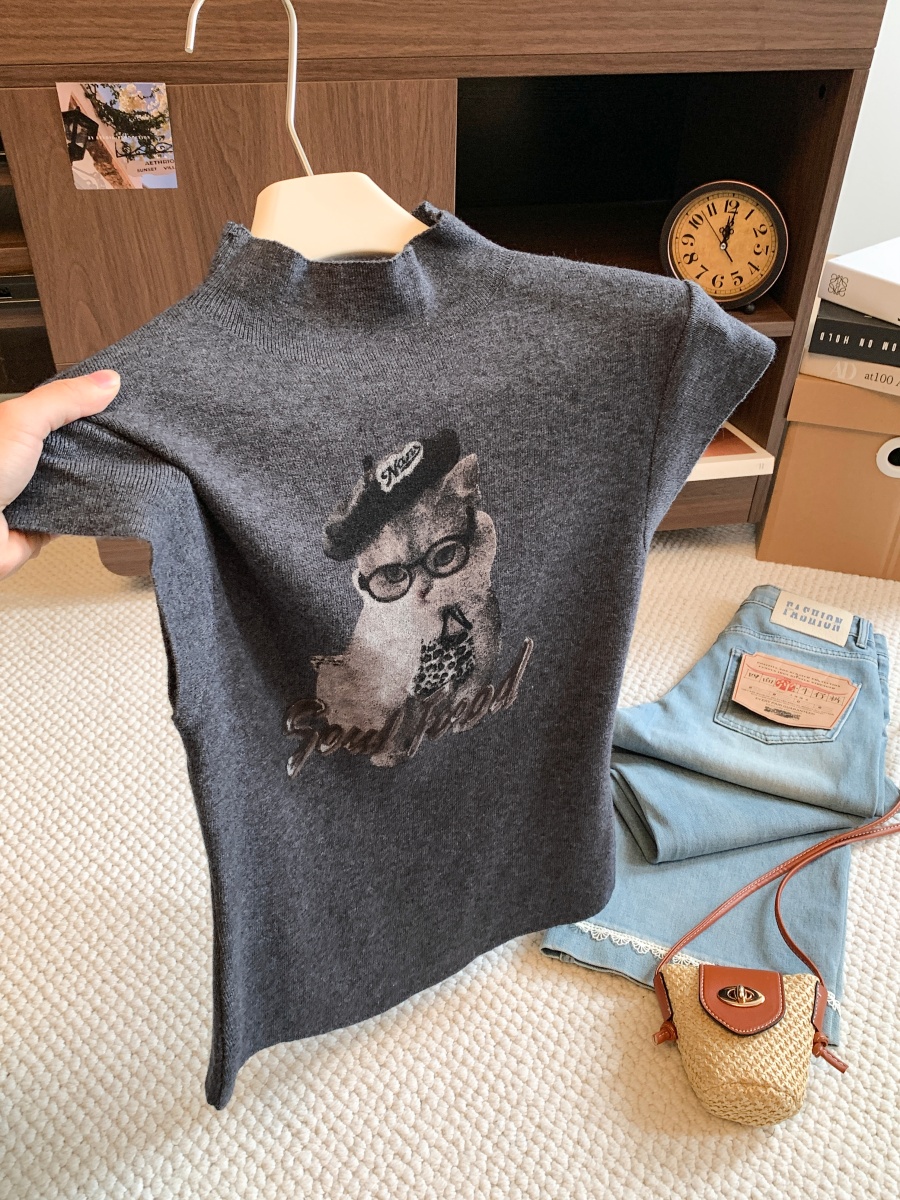korean-style-cat-print-half-turtleneck-short-sleeve-knit-top-for-women-2026-early-autumn-slimming-fit_2 Korean Style Cat Print Half Turtleneck Short Sleeve Knit Top for Women 2026 Early Autumn Slimming Fit