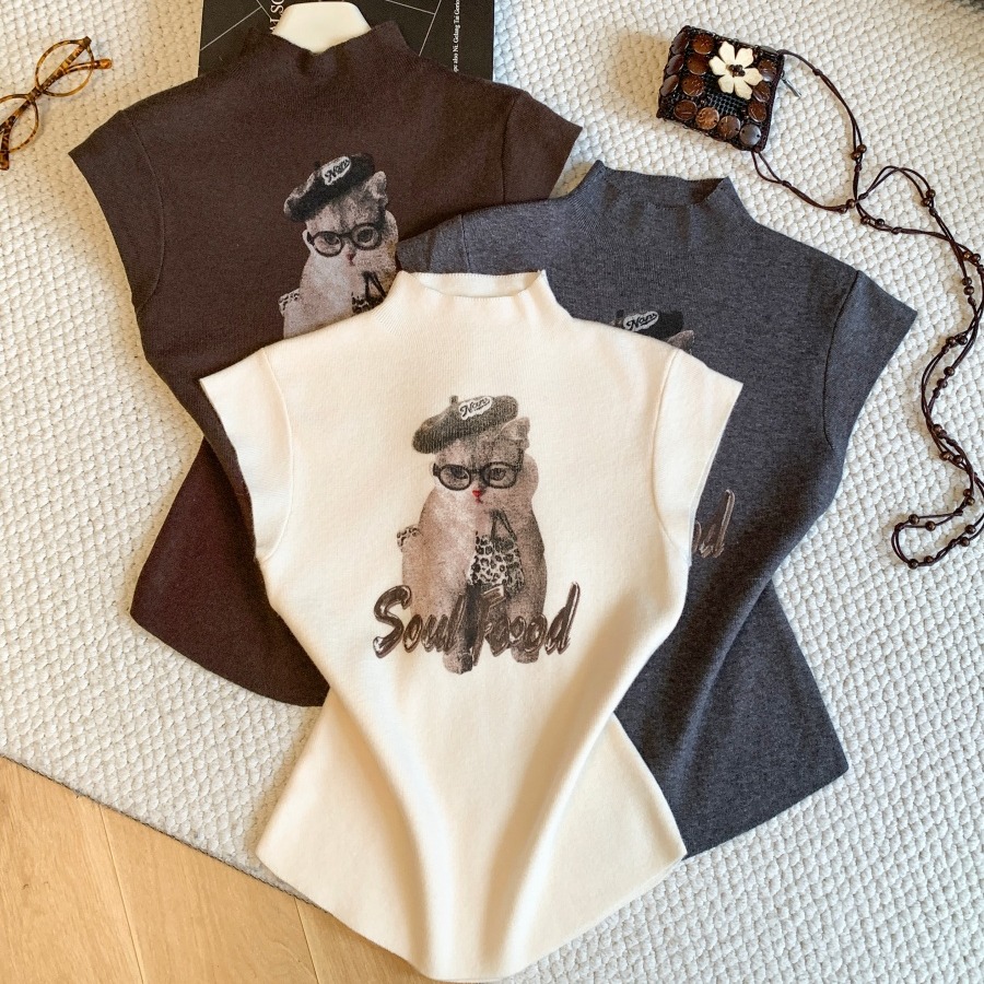 korean-style-cat-print-half-turtleneck-short-sleeve-knit-top-for-women-2026-early-autumn-slimming-fit_4 Korean Style Cat Print Half Turtleneck Short Sleeve Knit Top for Women 2026 Early Autumn Slimming Fit