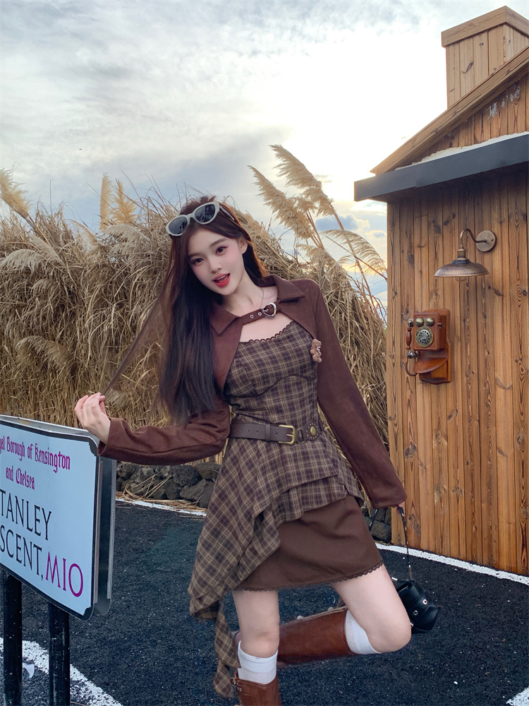 retro-brown-plaid-cami-dress-women-autumn-short-outerwear-set-style-7e5251 Retro Brown Plaid Cami Dress Women Autumn Short Outerwear Set - Style 7e5251