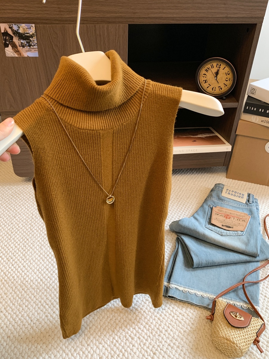 womens-ribbed-sleeveless-half-turtleneck-slim-knit-vest-2026-early-fall Women's Ribbed Sleeveless Half Turtleneck Slim Knit Vest 2026 Early Fall