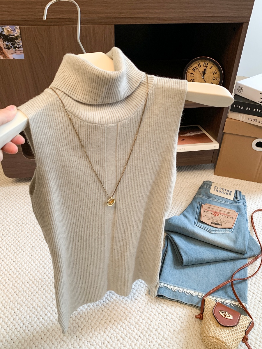 womens-ribbed-sleeveless-half-turtleneck-slim-knit-vest-2026-early-fall_1 Women's Ribbed Sleeveless Half Turtleneck Slim Knit Vest 2026 Early Fall